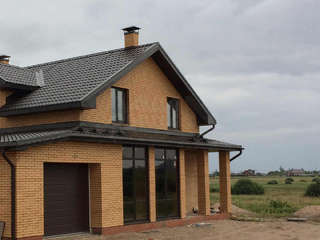 Металлочерепица Металл-Профиль Супермонтеррей 0,45 Полиэстер RR 32 Темно-коричневый 4 - в «Монолит-Металлопрокат».