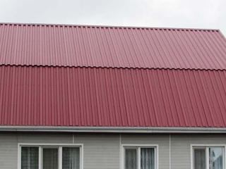 Профлист НС35 0.6 мм RAL 3005 Красное Вино 1 - в «Монолит-Металлопрокат».